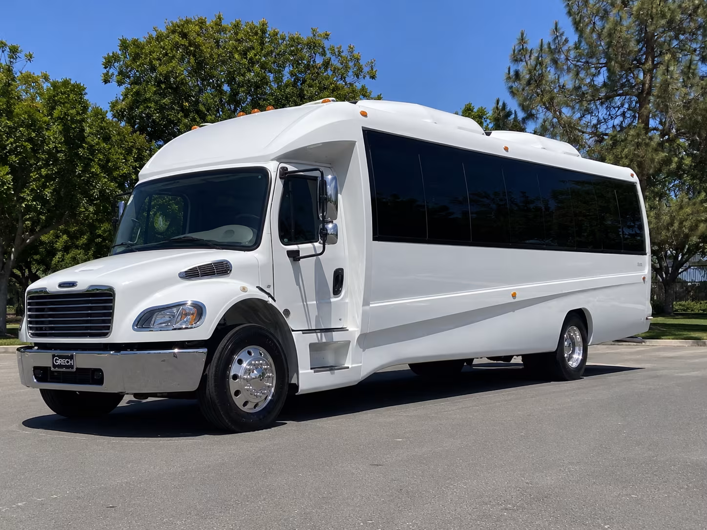 Scottsdale Birthday, Sweet 16, & Quinceañera Transportation party bus exterior