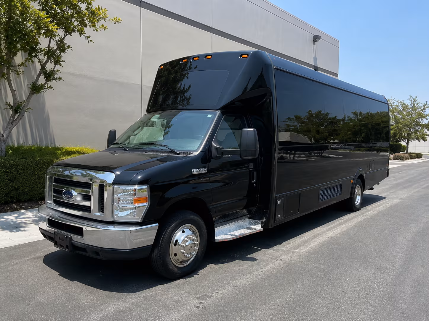 Scottsdale Winery Tour & Pub Crawl Transportation onboard seating