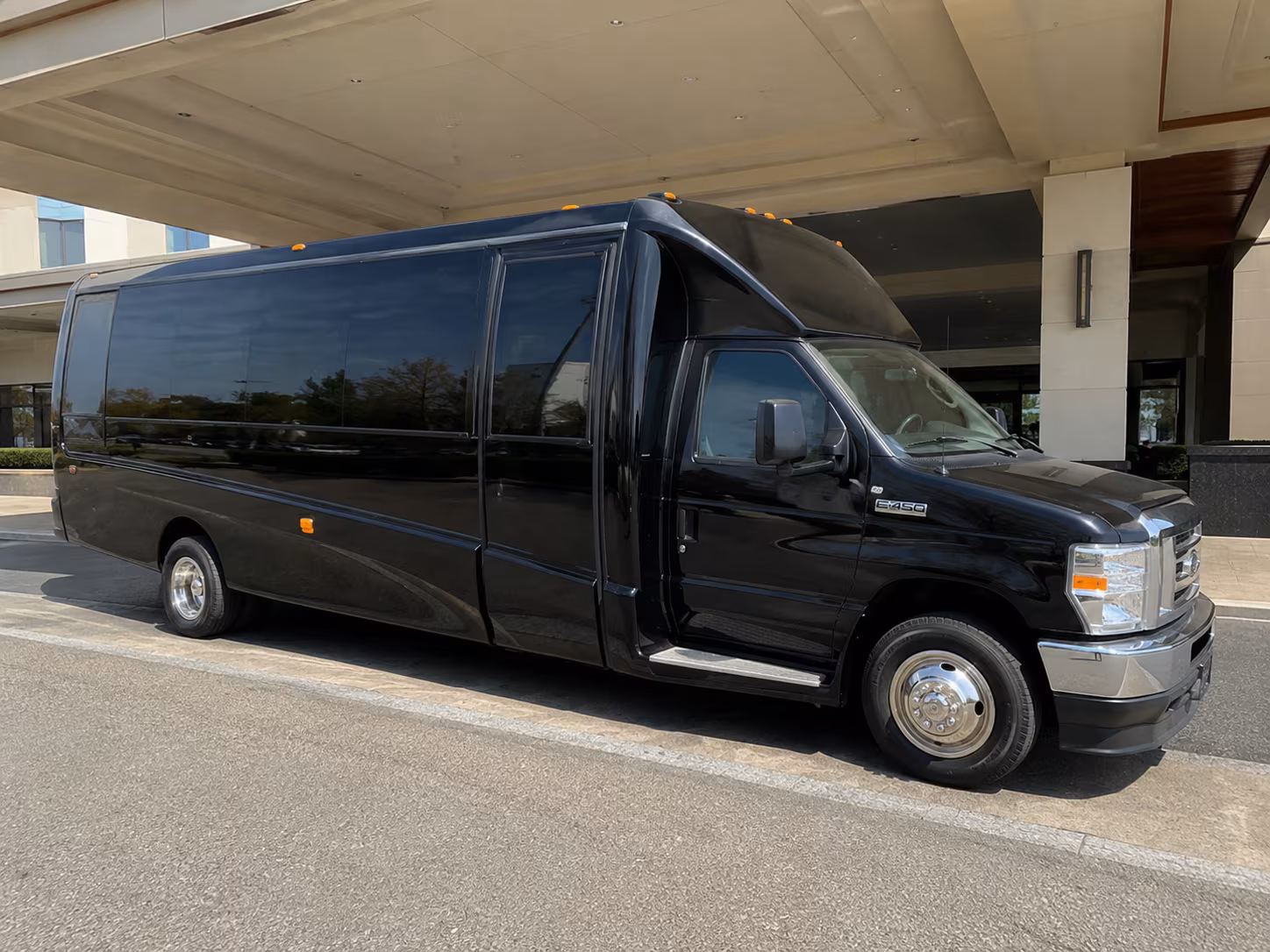 Scottsdale Winery Tour & Pub Crawl Transportation party bus exterior